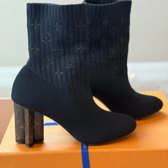 Louis Vuitton Black Ankle Boots with Monogram Heel - Picture 2 of 3